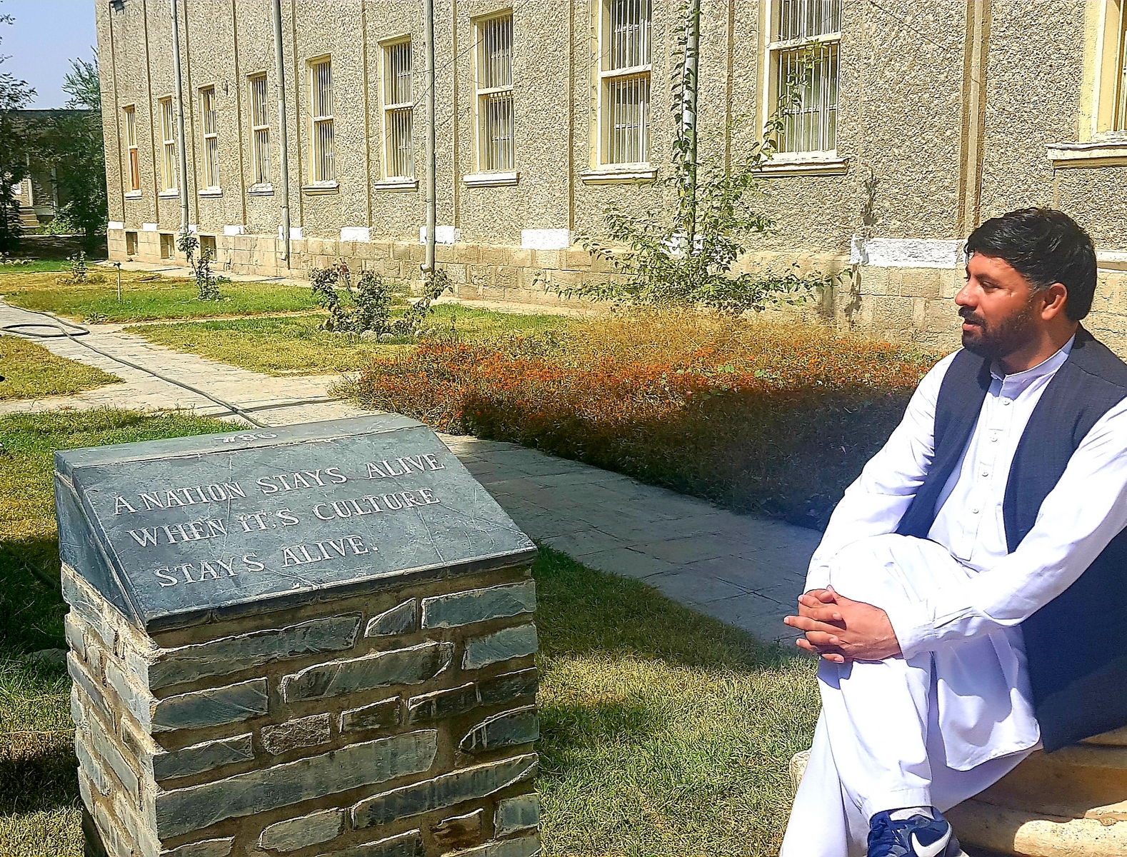 direttore del museo nazionale di kabul Mohammad Fahim Rahimi